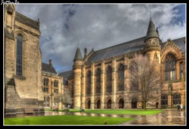 La Universidad de Glasgow es una de las más antiguas del Reino Unido, fue fundada en 1451. En el edificio principal de la Universidad nos encontramos con el Museo Hunterian que es el museo público más antiguo de Escocia.